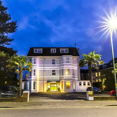 Connaught Lodge-3